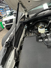 Toyota Hilux bonnet gas strut kit for hands-free bonnet lifting
